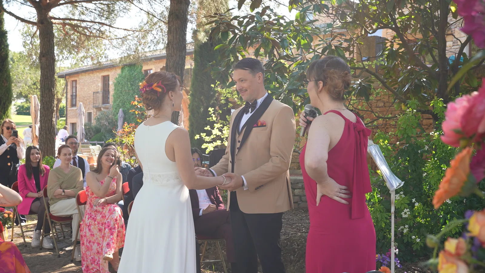 Cérémonie de mariage en extérieur au Domaine de la Ruisselière